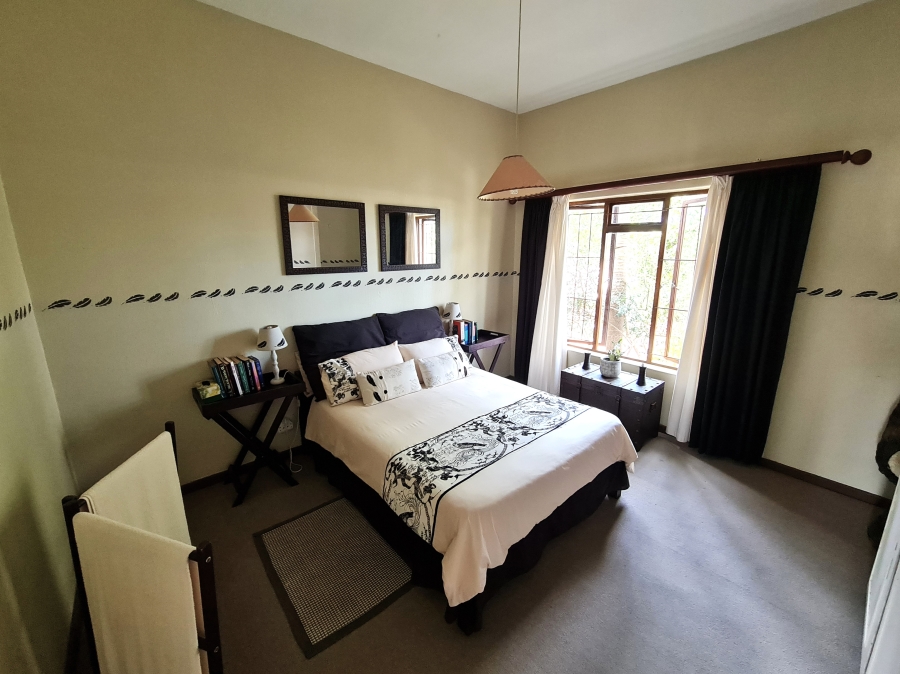 6 Bedroom Property for Sale in Noorsekloof Eastern Cape